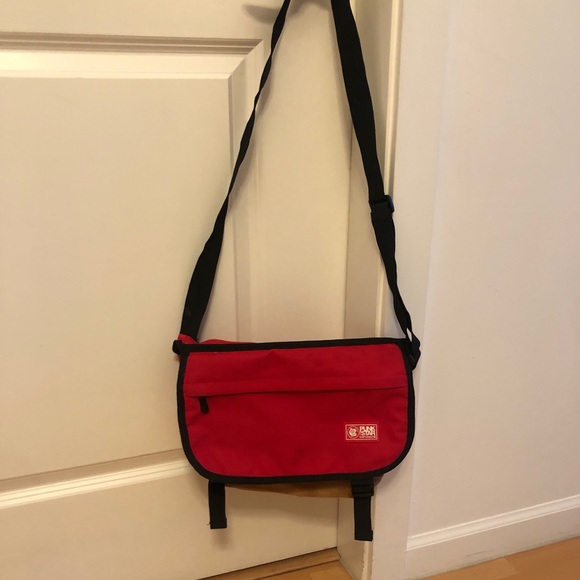 New Messenger Bag. Adjustable straps. Zipper top. - Picture 2 of 5